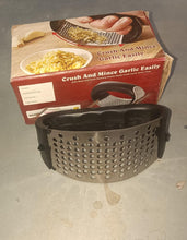 Stainless Steel Garlic Presser  / Crusher (Multicolor)